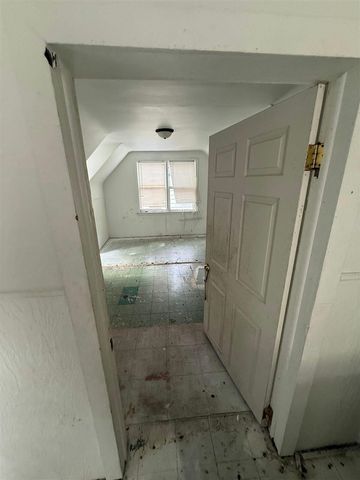 19180 Bradford Avenue, Detroit, MI 48205