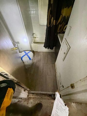 19180 Bradford Avenue, Detroit, MI 48205