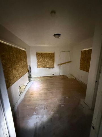 19180 Bradford Avenue, Detroit, MI 48205