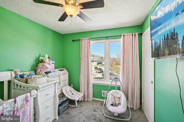 135 WINDWARD DR, Barnegat, NJ 08005