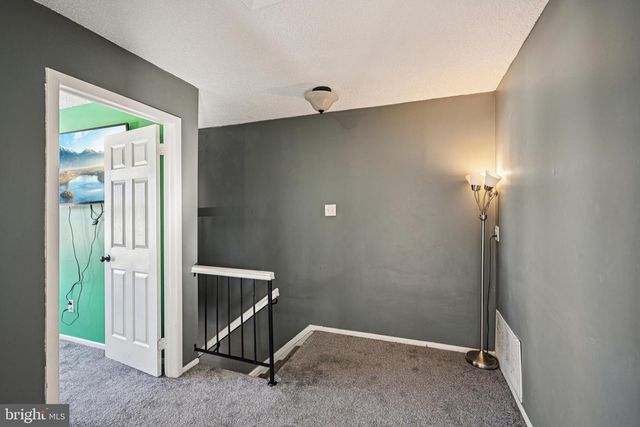 135 WINDWARD DR, Barnegat, NJ 08005