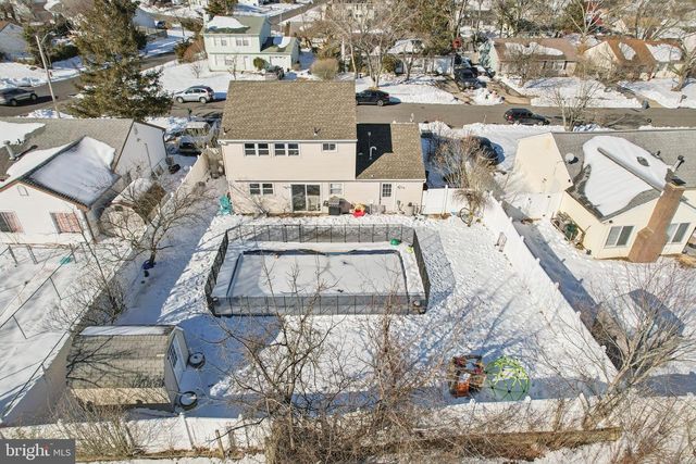 135 WINDWARD DR, Barnegat, NJ 08005