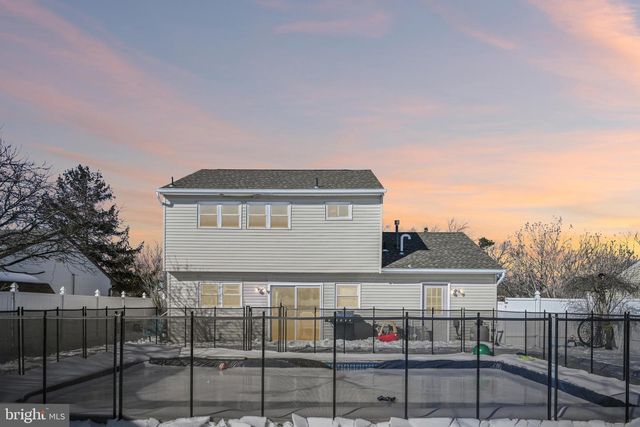 135 WINDWARD DR, Barnegat, NJ 08005