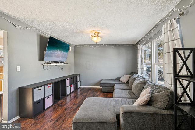 135 WINDWARD DR, Barnegat, NJ 08005