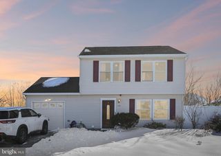 135 WINDWARD DR, Barnegat, NJ 08005