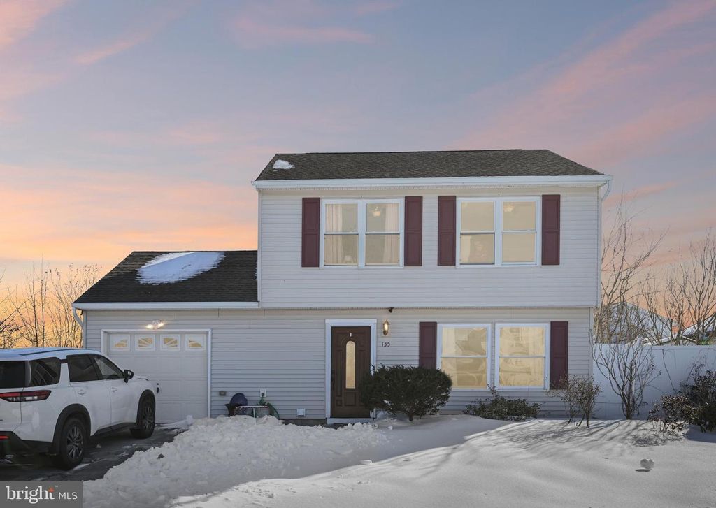 135 WINDWARD DR, Barnegat, NJ 08005