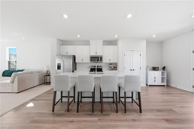 314 Fost BLVD, Moyock, NC 27958