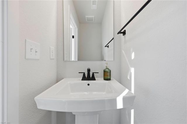 314 Fost BLVD, Moyock, NC 27958