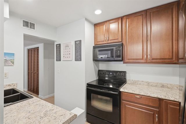 140 ORCHID WOODS COURT 13B, Deltona, FL 32725