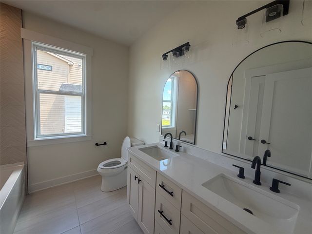 3800 Fieldstone Drive, Waukee, IA 50263