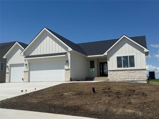 3800 Fieldstone Drive, Waukee, IA 50263