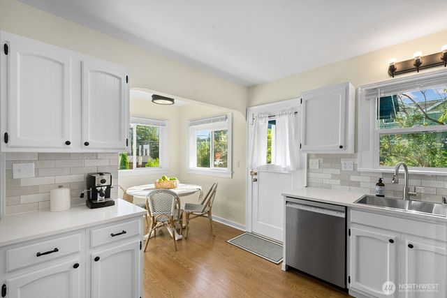 5455 42nd Avenue SW, Seattle, WA 98136