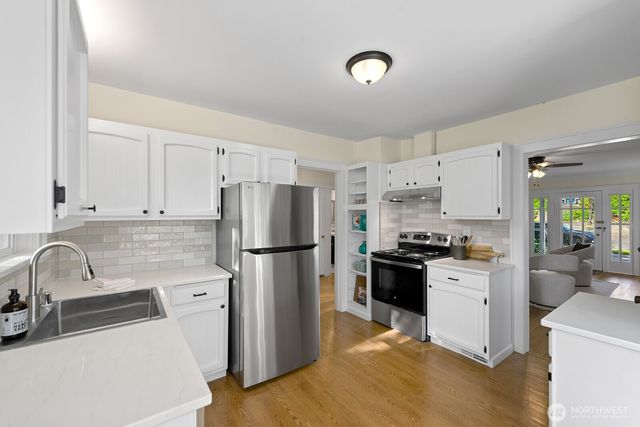 5455 42nd Avenue SW, Seattle, WA 98136
