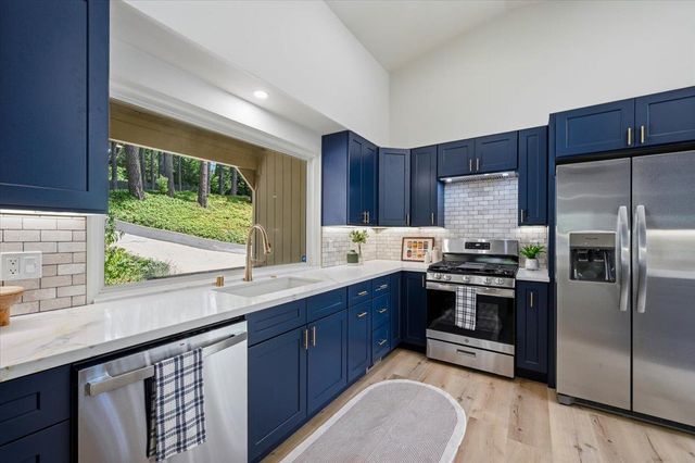 11551 Tree Top Cir, Nevada City, CA 95959