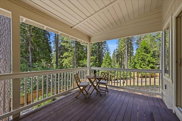 11551 Tree Top Cir, Nevada City, CA 95959