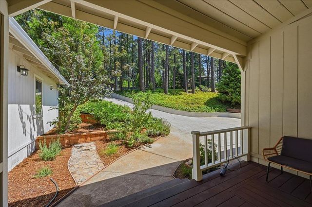 11551 Tree Top Cir, Nevada City, CA 95959