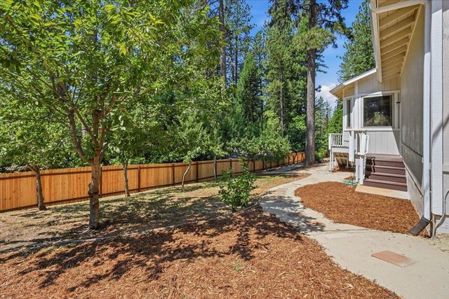 11551 Tree Top Cir, Nevada City, CA 95959