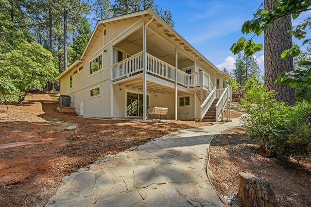 11551 Tree Top Cir, Nevada City, CA 95959