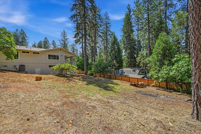 11551 Tree Top Cir, Nevada City, CA 95959