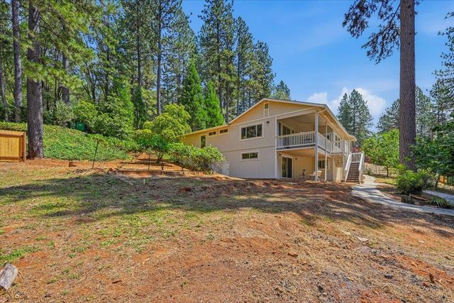 11551 Tree Top Cir, Nevada City, CA 95959