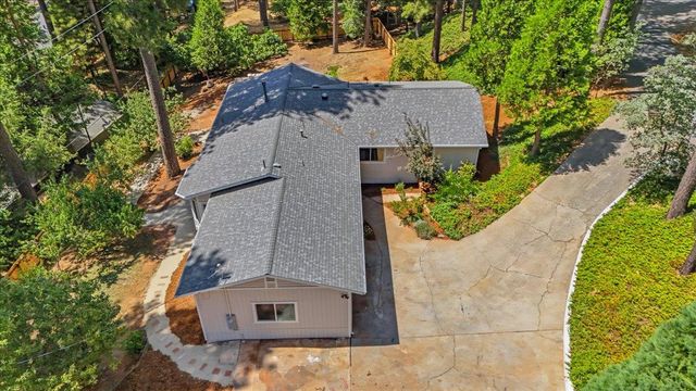 11551 Tree Top Cir, Nevada City, CA 95959