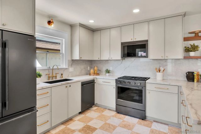4860 Marlborough Drive, San Diego, CA 92116