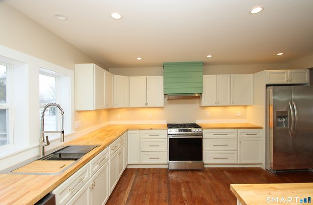 93 Overlook Road, Meriden, CT 06450