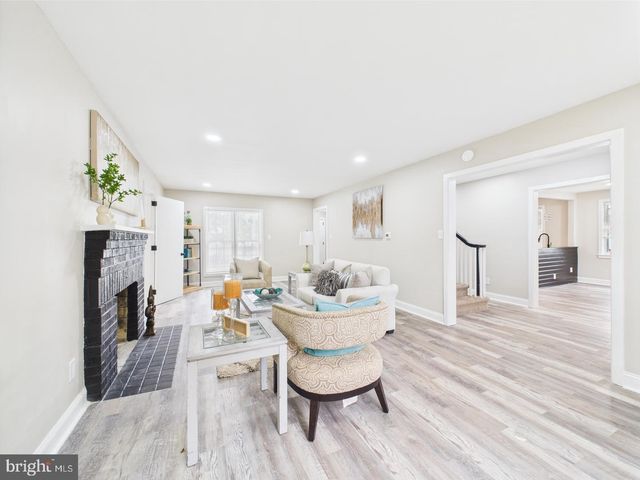 28 S QUEEN ST, Dover, DE 19904