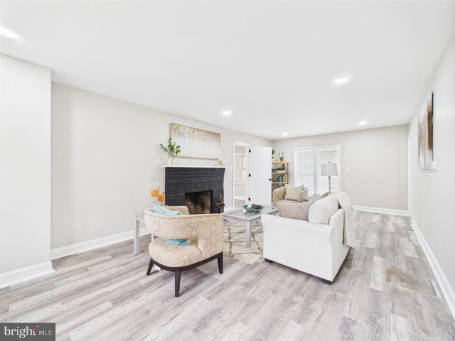 28 S QUEEN ST, Dover, DE 19904