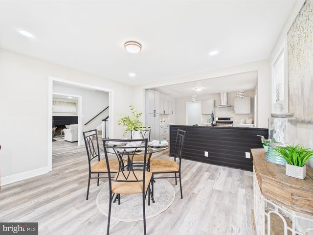 28 S QUEEN ST, Dover, DE 19904