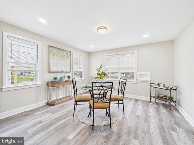 28 S QUEEN ST, Dover, DE 19904