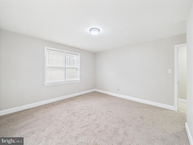 28 S QUEEN ST, Dover, DE 19904