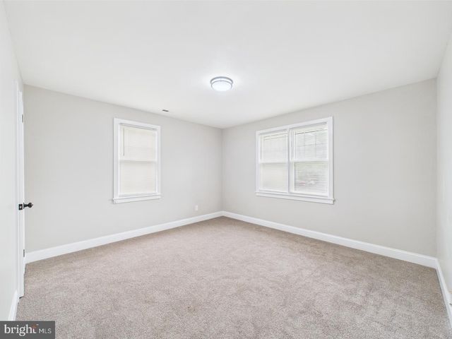 28 S QUEEN ST, Dover, DE 19904