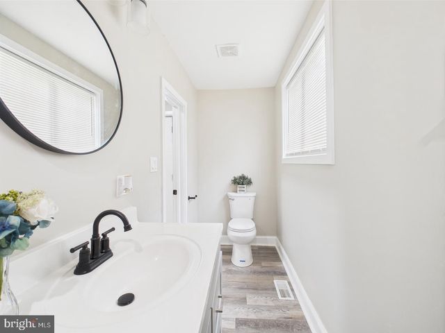 28 S QUEEN ST, Dover, DE 19904