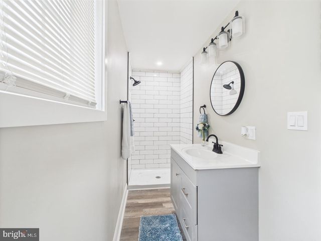 28 S QUEEN ST, Dover, DE 19904