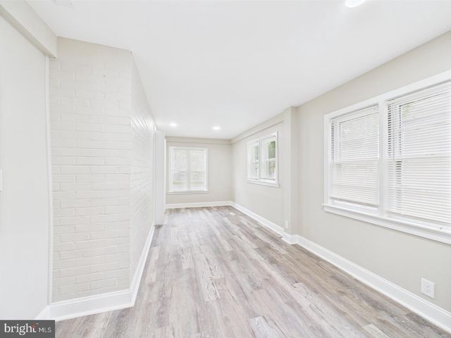 28 S QUEEN ST, Dover, DE 19904