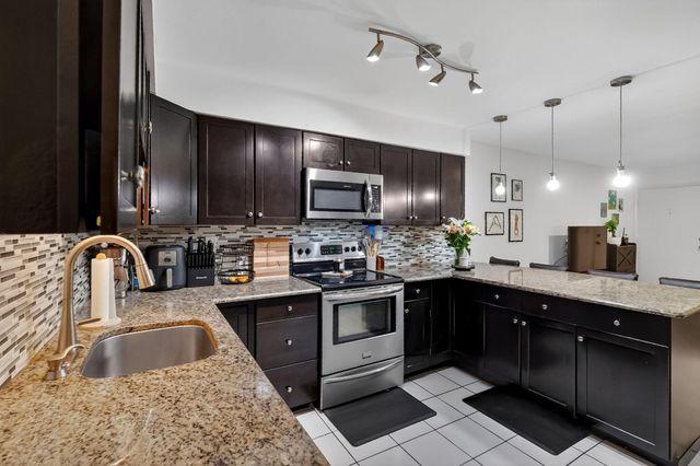 4011 N Meridian Avenue 32, Miami Beach, FL 33140