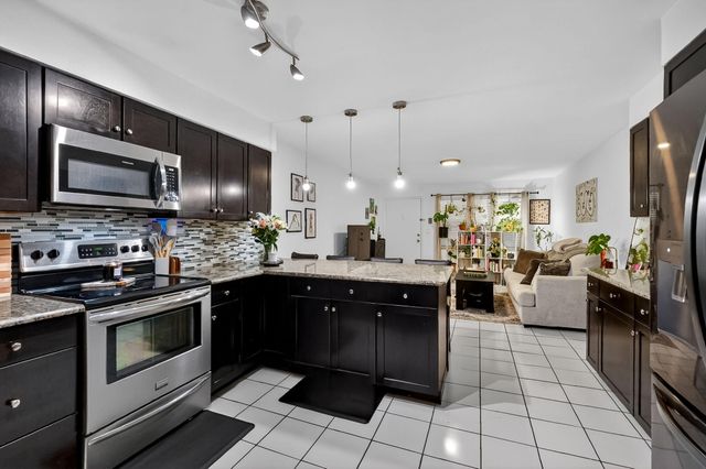 4011 N Meridian Avenue 32, Miami Beach, FL 33140
