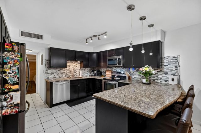 4011 N Meridian Avenue 32, Miami Beach, FL 33140