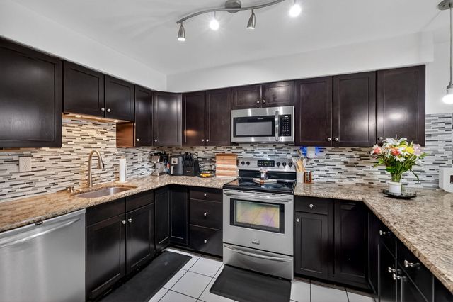 4011 N Meridian Avenue 32, Miami Beach, FL 33140