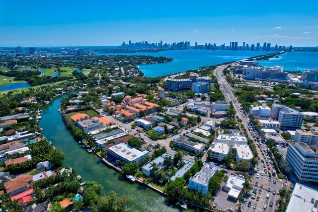 4011 N Meridian Avenue 32, Miami Beach, FL 33140