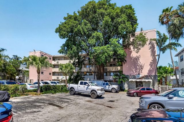 4011 N Meridian Avenue 32, Miami Beach, FL 33140