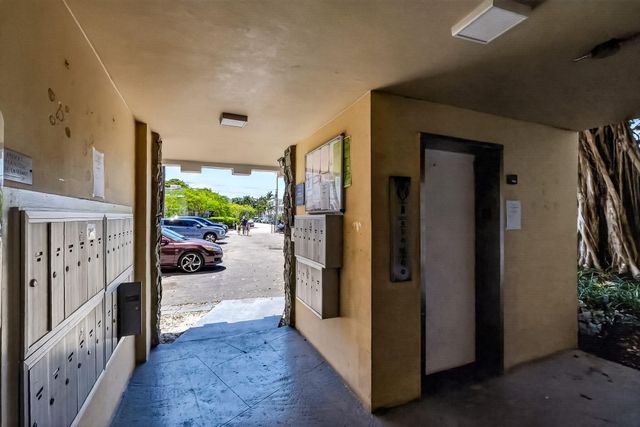 4011 N Meridian Avenue 32, Miami Beach, FL 33140