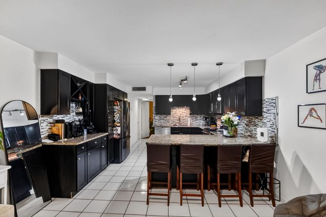 4011 N Meridian Avenue 32, Miami Beach, FL 33140