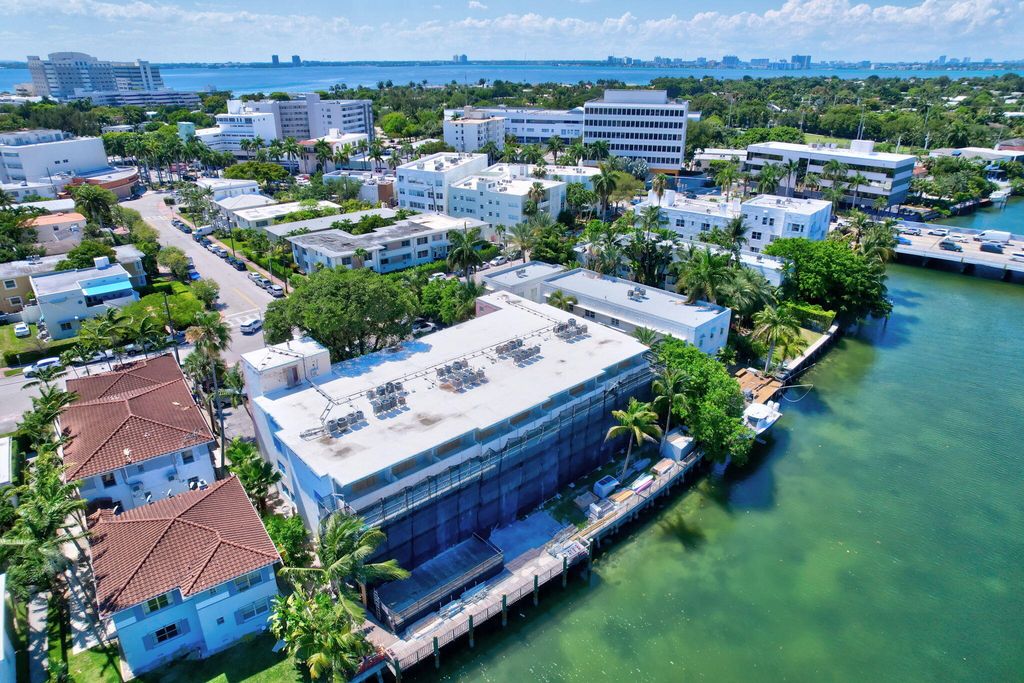 4011 N Meridian Avenue 32, Miami Beach, FL 33140