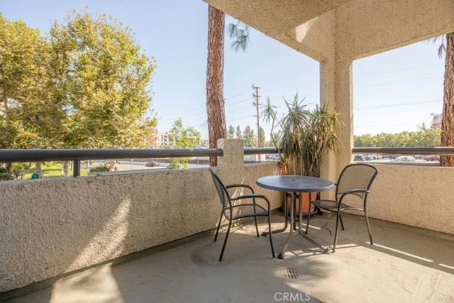 5515 Canoga Ave 105, Woodland Hills, CA 91367