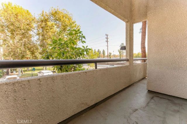 5515 Canoga Ave 105, Woodland Hills, CA 91367