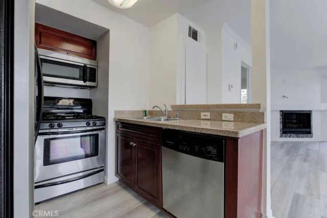 5515 Canoga Ave 105, Woodland Hills, CA 91367