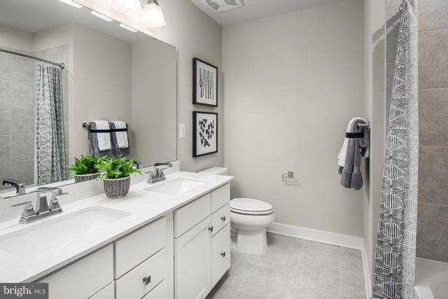 1923 ACAPULCO CT, Martinsburg, WV 25403