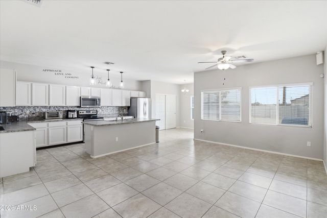 2502 E TAMARISK Avenue, Phoenix, AZ 85040